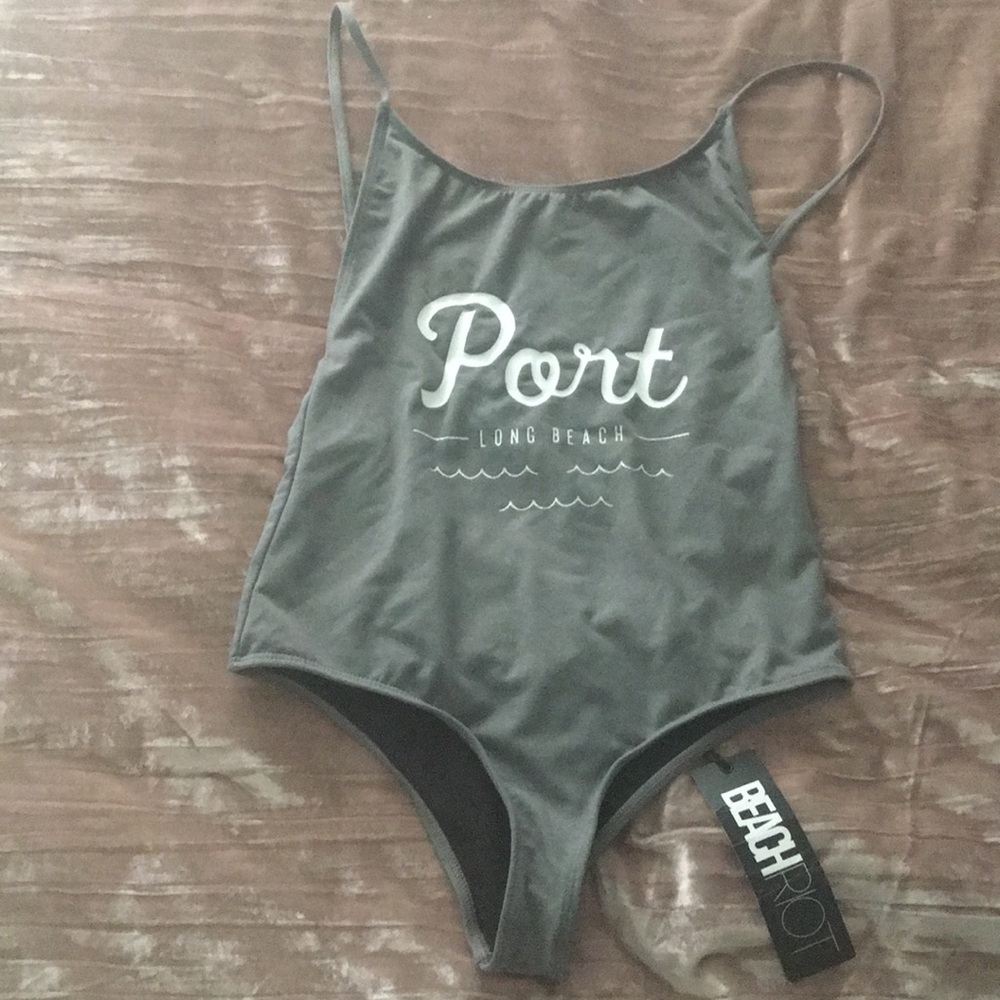 Beach Riot one piece. Super cute but, doesn’t fit.